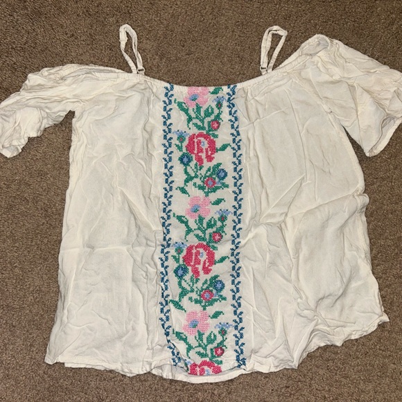 🦄6 items for $20 🦄
 2 girls Tops - Picture 5 of 7